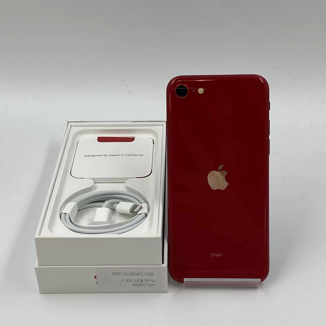 iPhoneSE 第3世代 64GB Product Red MMYE3J/A docomo版SIMフリー 美品