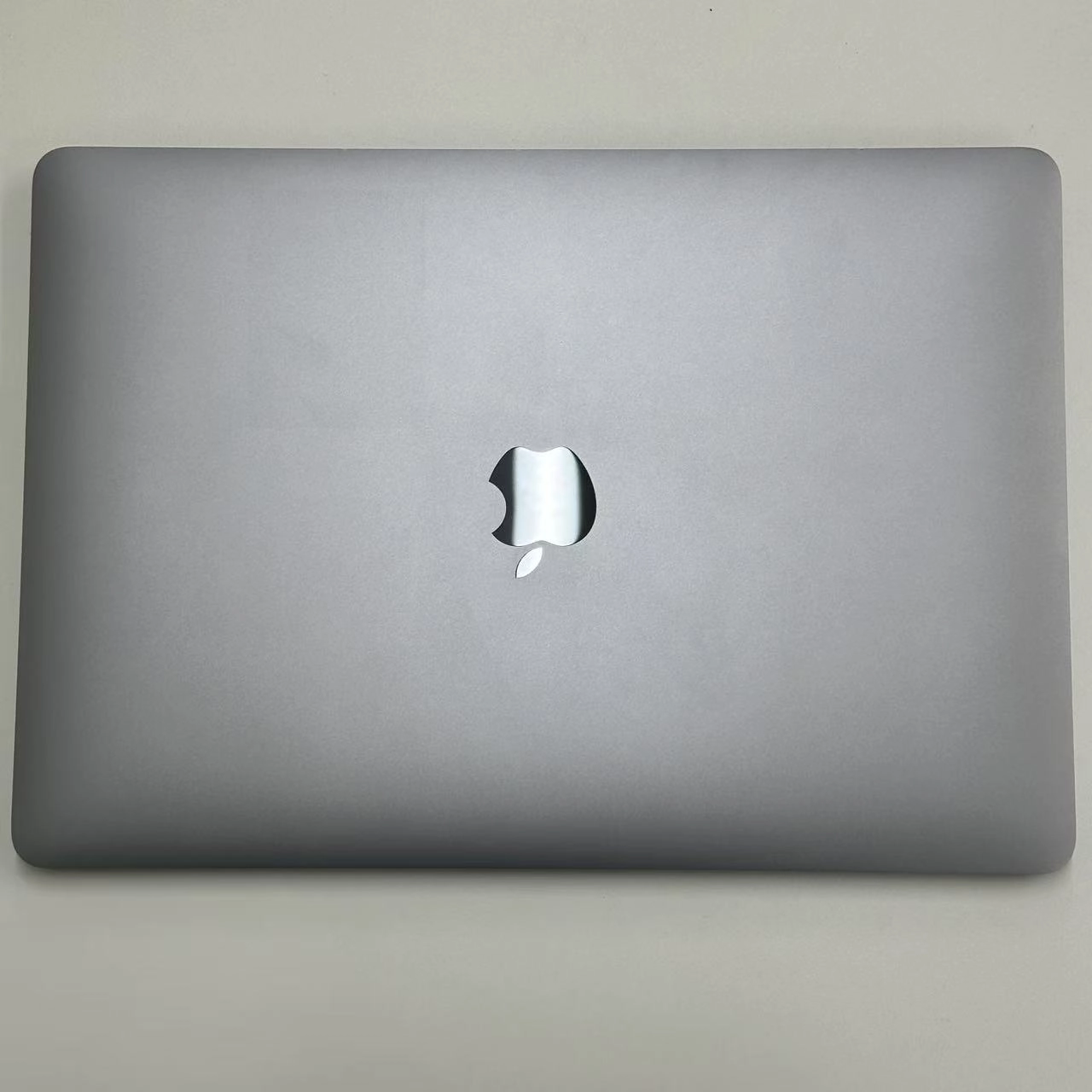 MacBook Air 13インチ M1 2020 8GB 256GB スペースグレイ A2337 美品 8GB/256GB