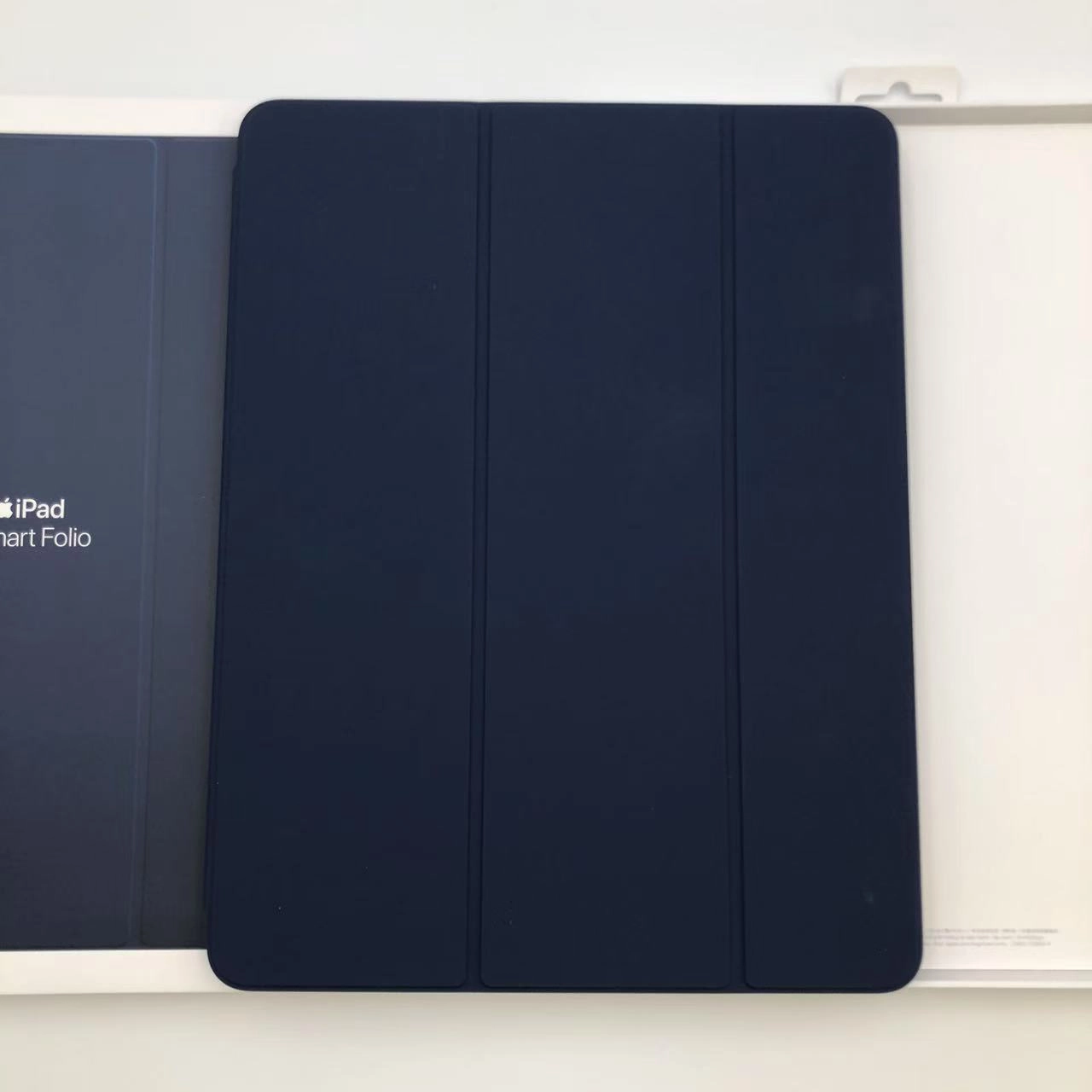 12.9インチiPad Pro(第3世代)用 Smart Folio Apple Deep Navy MH023FE/A 海外版 新品同様