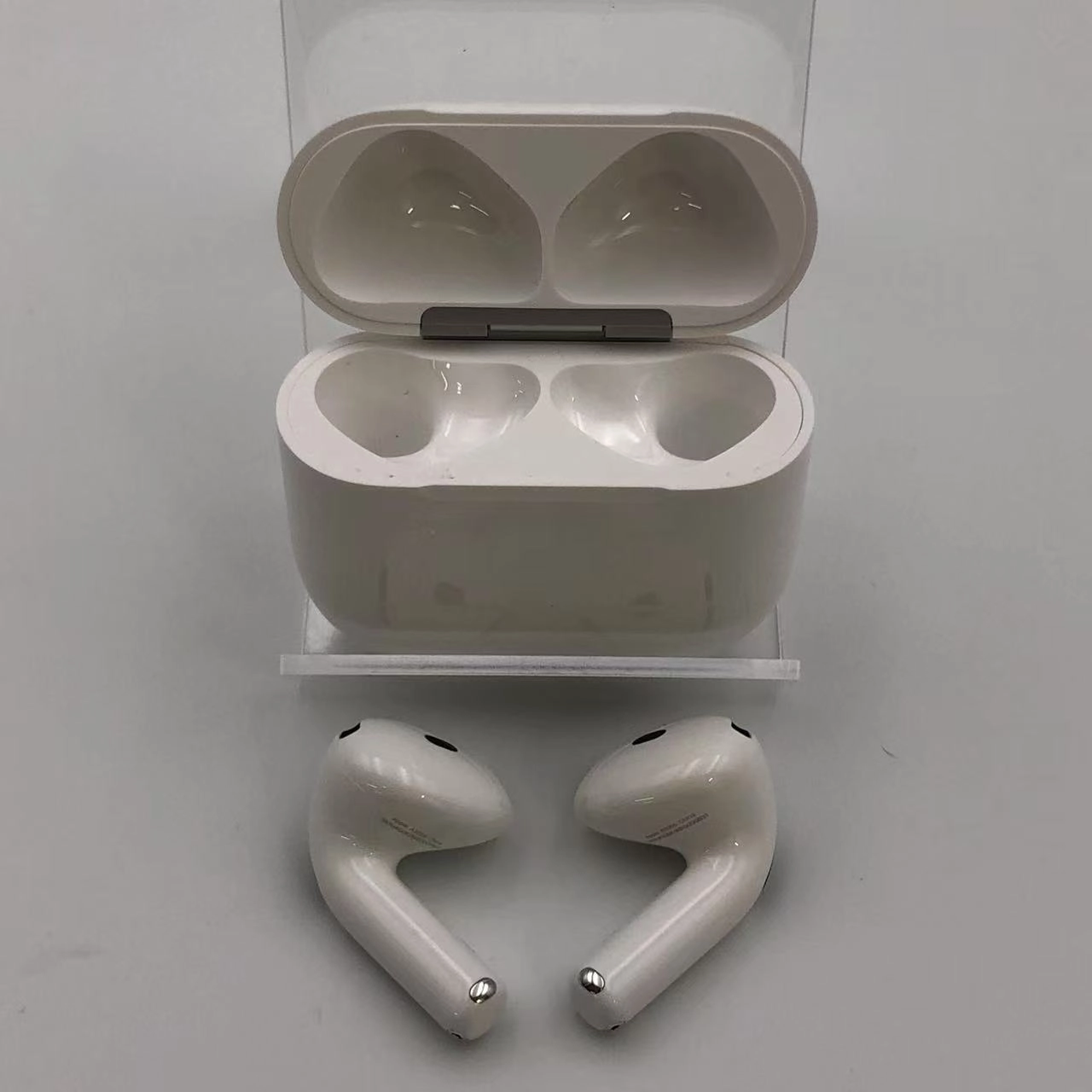 AirPods 第4世代 アクティブノイズキャンセリング搭載 ホワイト MXP93J/A