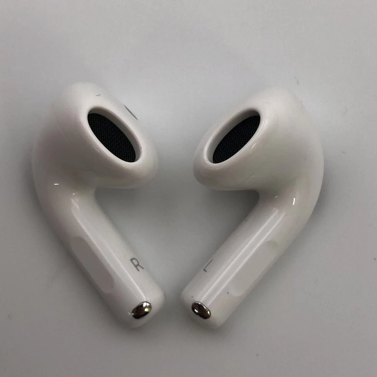 AirPods 第4世代 アクティブノイズキャンセリング搭載 ホワイト MXP93J/A