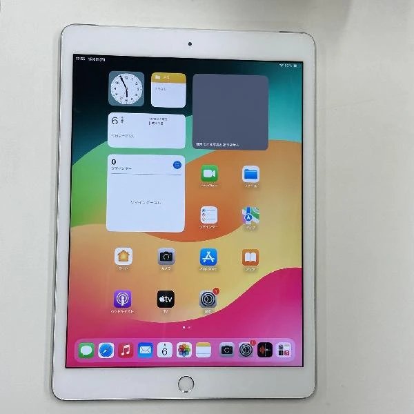 iPad 第7世代 32GB docomo版SIMフリー MW6C2J/A