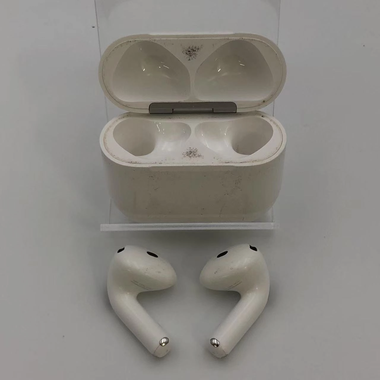 AirPods 第4世代 アクティブノイズキャンセリング搭載 ホワイト MXP93J/A