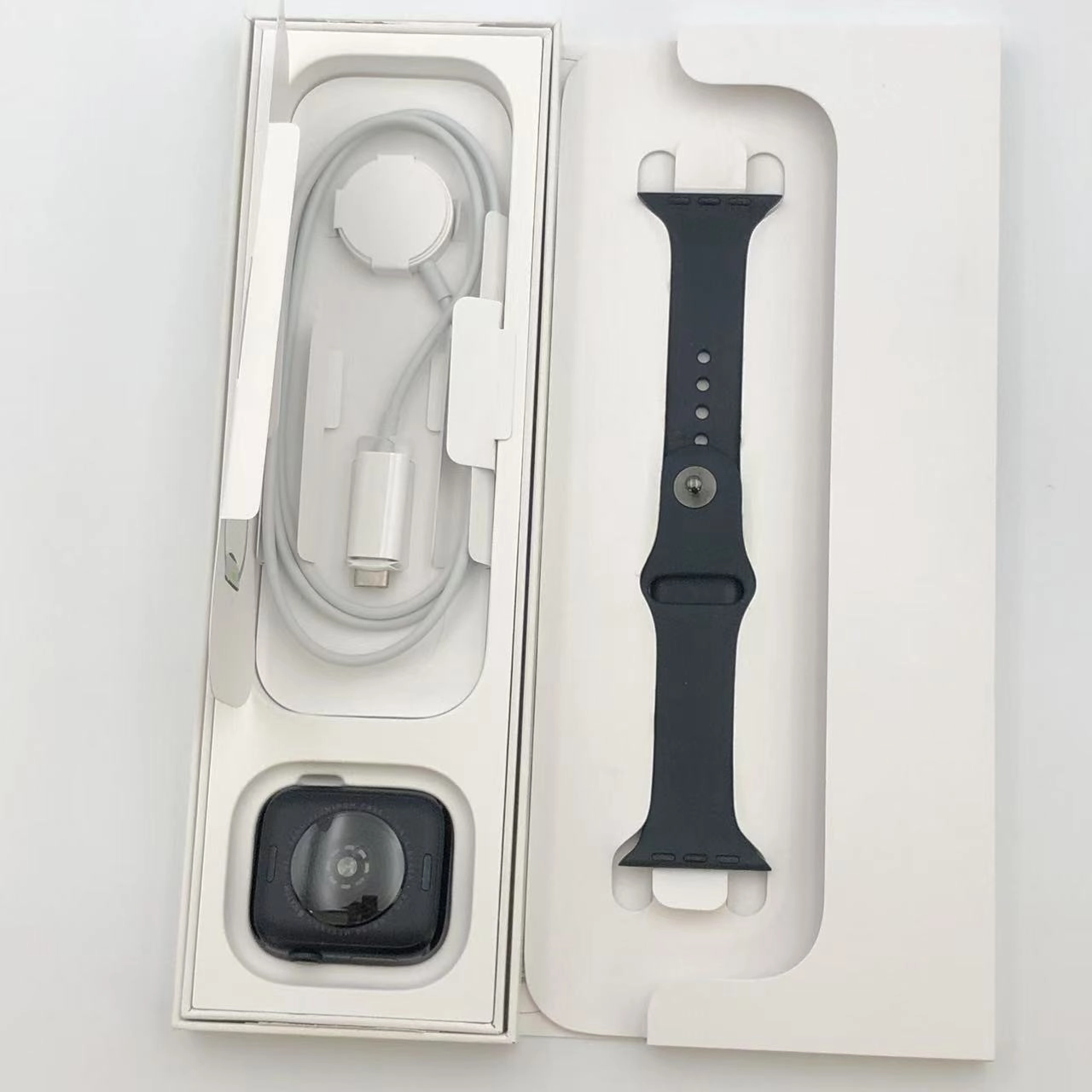 Apple Watch SE 第2世代 44mm GPSモデル 32GB ミッドナイト Apple Watch SE 第2世代 44mm GPSモデル 32GB ミッドナイト