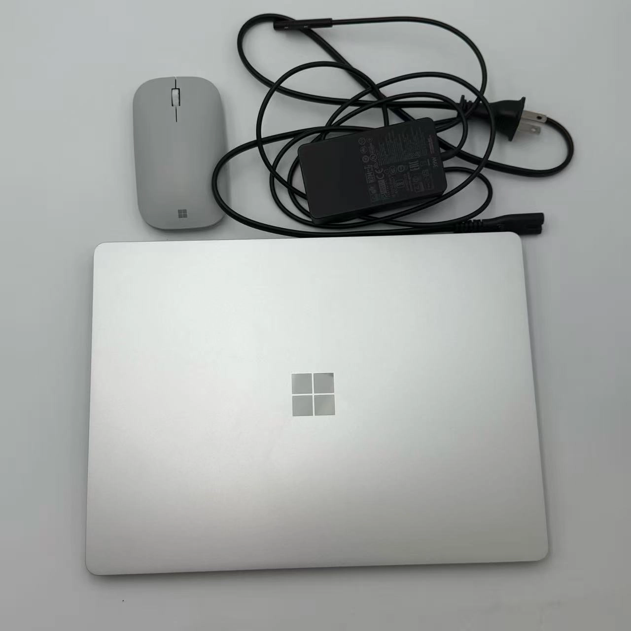 Surface Laptop Go 8G/128GB プラチナ M1943 Corei5-1035G1 1.00GHz 1.19GHz