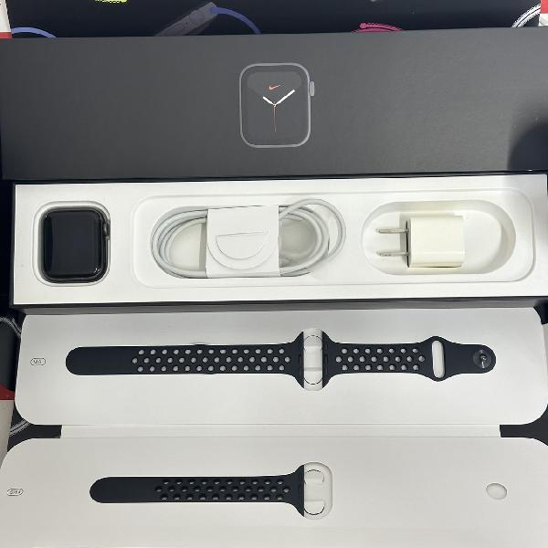 Apple Watch Series 5 GPSモデル Nike 40mm MX3T2J/A A2092 | 中古