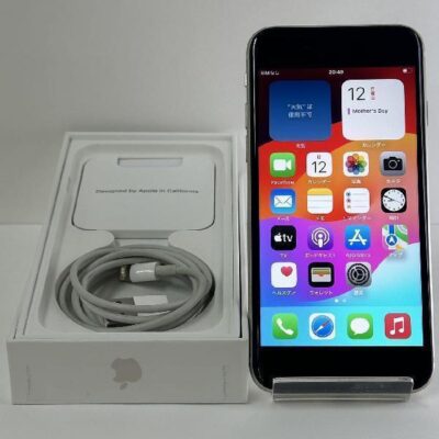 iPhoneSE 第3世代 au版SIMフリー 64GB MMYD3J/A A2782