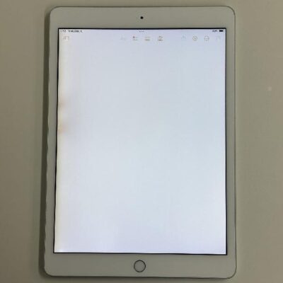 iPad 第8世代 Wi-Fiモデル 32GB MYLA2J/A A2270 訳あり品