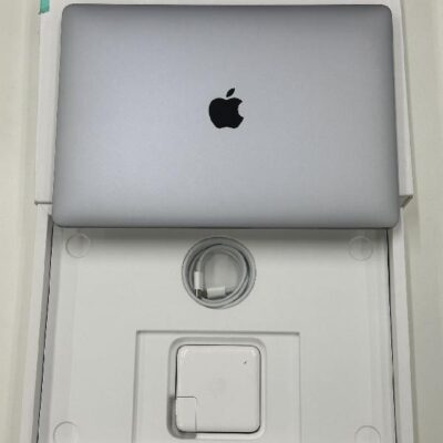 MacBook Pro 13インチ 2020 Thunderbolt 3ポートx4  2GHz Core i5 16GB 512GB A2251 極美品