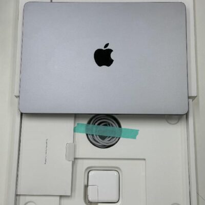 MacBook Air 13インチ M3 2024  8GB 256GB A3113 新品同様