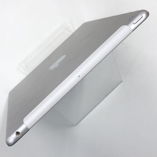 iPad 第5世代 docomo版SIMフリー 32GB MP1L2J/A A1823 美品-上部