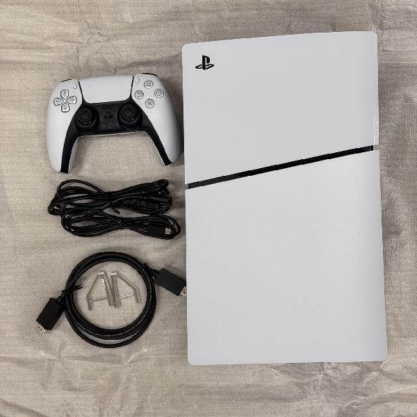 PlayStation5 CFI-2000A01 プレイステーション5 極美品-裏