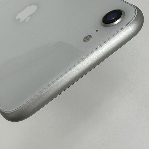 iPhoneSE 第2世代 Apple版SIMフリー 64GB MHGQ3J/A A2296 極美品-上部