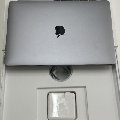 MacBook Pro 13インチ 2018  2.3GHz Core i5 8GB 256GB MR9Q2J/A 美品